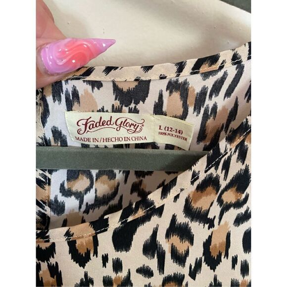 Faded Glory Leopard Short Sleeve lightweight Blouse - Picture 2 of 3